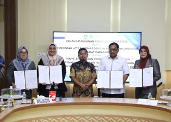 Wali Kota Parepare Tasming Hamid menandatangani perjanjian kerja sama BPJS Ketenagakerjaan untuk perlindungan pekerja rentan