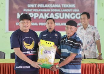 Tasming Hamid bersama kader NasDem Parepare kunjungi panti asuhan dalam rangka HUT ke-14 Partai NasDem