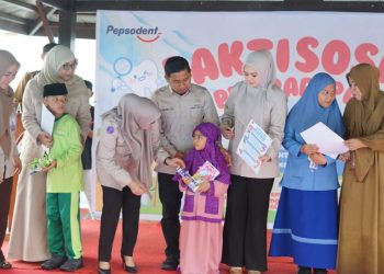 Tasming Hamid membuka kegiatan Bakti Sosial HKN ke-61 bersama PDGI dan PERDAMI Parepare