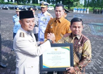 Pemkot Parepare menerima penghargaan Kota Sehat dari Pemerintah Provinsi Sulawesi Selatan pada HKN 2025