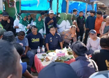 Wali Kota Parepare Tasming Hamid meninjau relokasi pedagang Pasar Lakessi