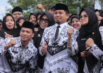 Wali Kota Parepare Tasming Hamid memimpin upacara HUT ke-80 PGRI