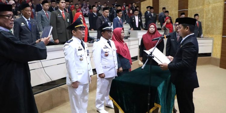 wali kota parepare tasming hamid melantik pejabat pemkot parepare