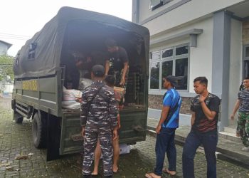 Bantuan kemanusiaan masyarakat Parepare tiba di Lantamal VI Makassar