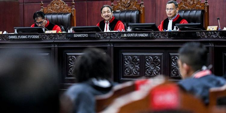 Ketua Mahkamah Konstitusi Suhartoyo membacakan putusan uji materi Pasal 8 UU Pers