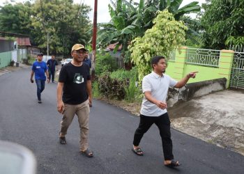 Wali Kota Parepare Tasming Hamid memantau perbaikan jalan