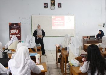 KPU Kota Parepare menggelar sosialisasi KPU Mengajar di SMAN Parepare