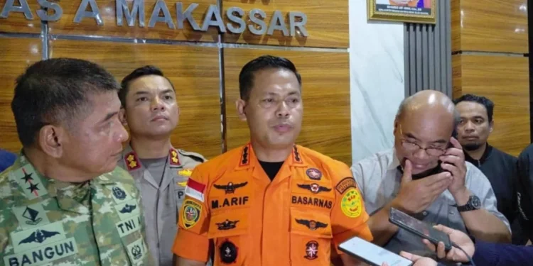 Operasi SAR Basarnas mencari korban pesawat ATR 42-500 di Pangkep