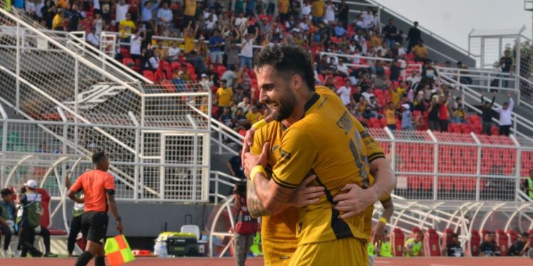 Pemain Bhayangkara Presisi Lampung FC merayakan kemenangan atas Semen Padang