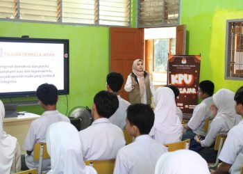 KPU Mengajar Parepare di SMKN 3 Parepare