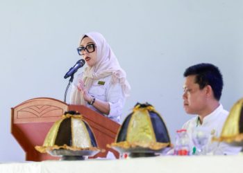 Bupati Barru Andi Ina Kartika Sari membuka Raker ICMI Kabupaten Barru di Dutungen