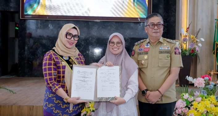 Bupati Barru Andi Ina Kartika Sari membuka Raker dan pengukuhan Bunda PAUD Kabupaten Barru