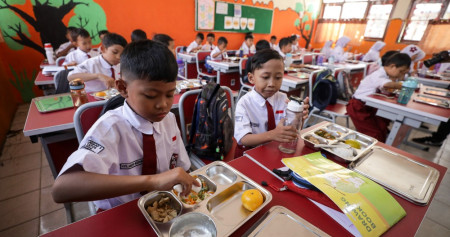Program Makan Bergizi Gratis di sekolah Indonesia
