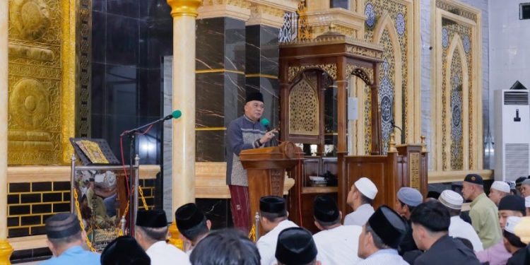 Wabup Barru Abustan Bintang menghadiri Safari Ramadan di Masjid Besar Taqwa Palanro Mallusetasi