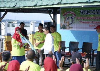 Wali Kota Parepare melepas city tour reuni Smansa 1986