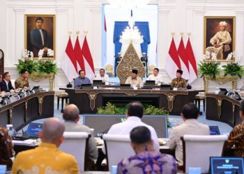 Presiden Prabowo Subianto memimpin rapat persiapan energi jelang Idulfitri 2026 di Istana Kepresidenan Jakarta
