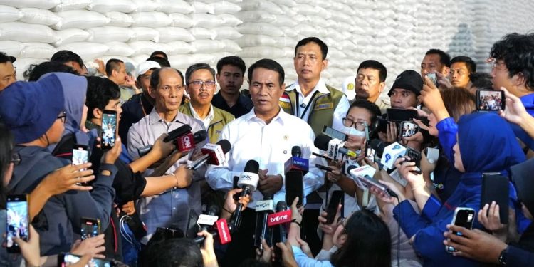 Stok beras Bulog capai 5 juta ton tanda swasembada pangan