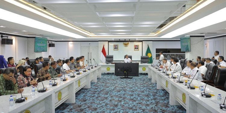 Mentan Amran bersama kepala daerah bahas program pertanian