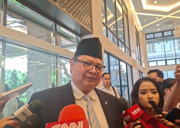 Airlangga Hartarto rapat satgas ekonomi bahas harga plastik