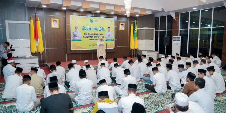Dzikir dan doa bersama Hari Jadi Barru ke-66 di Baruga Singkerru Adae