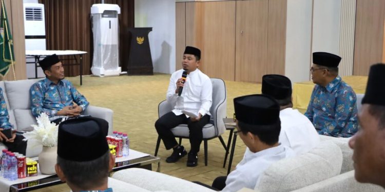 Wali Kota Parepare Tasming Hamid melepas kafilah MTQ ke Maros