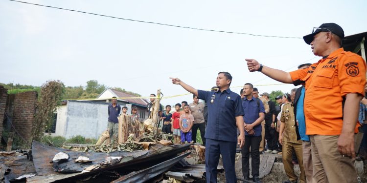 Wali Kota Parepare tinjau kebakaran Lumpue