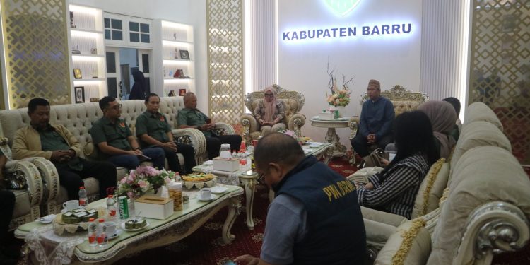 Bupati Barru menerima audiensi pengurus KONI Barru 2025