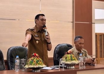 Hermanto memberikan materi Latsar CPNS Parepare di Makassar