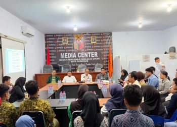 Technical meeting lomba debat pelajar oleh Bawaslu Parepare bersama peserta sekolah