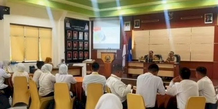 Sekda Parepare Amarun Agung Hamka saat memberikan materi Latsar CPNS di BPSDM Sulsel