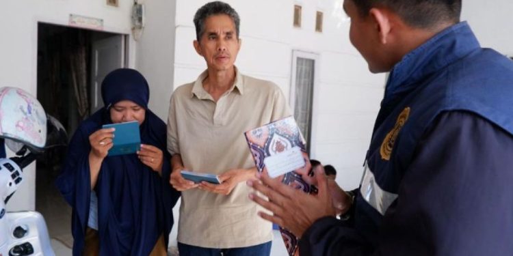 Layanan PASTUJU Imigrasi Parepare antar paspor ke rumah