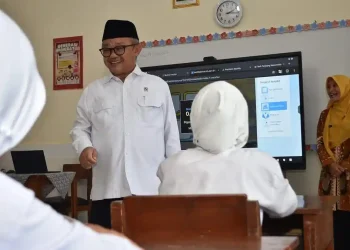 Pengumuman penghapusan guru honorer oleh Mendikdasmen