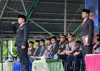 Wali Kota Parepare Tasming Hamid memimpin upacara Hardiknas 2026 di Lapangan Andi Makkasau