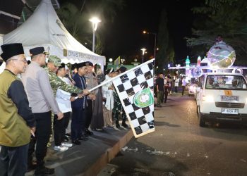 Wali Kota Parepare Tasming Hamid melepas peserta Takbir Keliling Idul Adha 1447 H