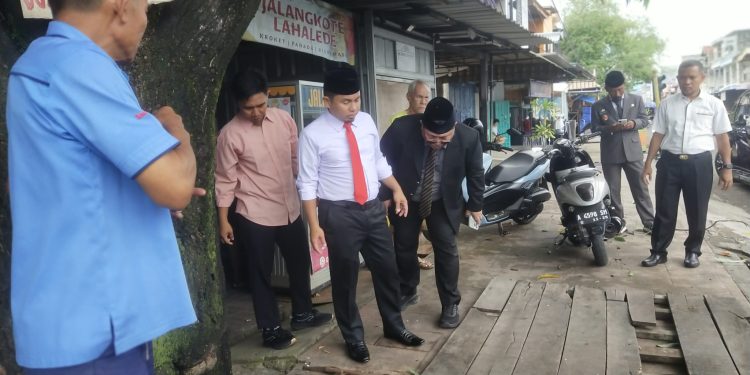 Tasming Hamid meninjau kerja bakti Gerakan Indonesia Asri di Parepare