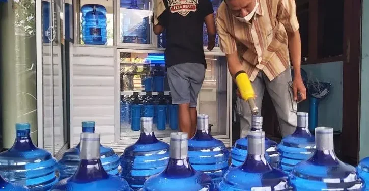 Pertemuan pengusaha depot air minum isi ulang di Parepare membahas kenaikan harga galon