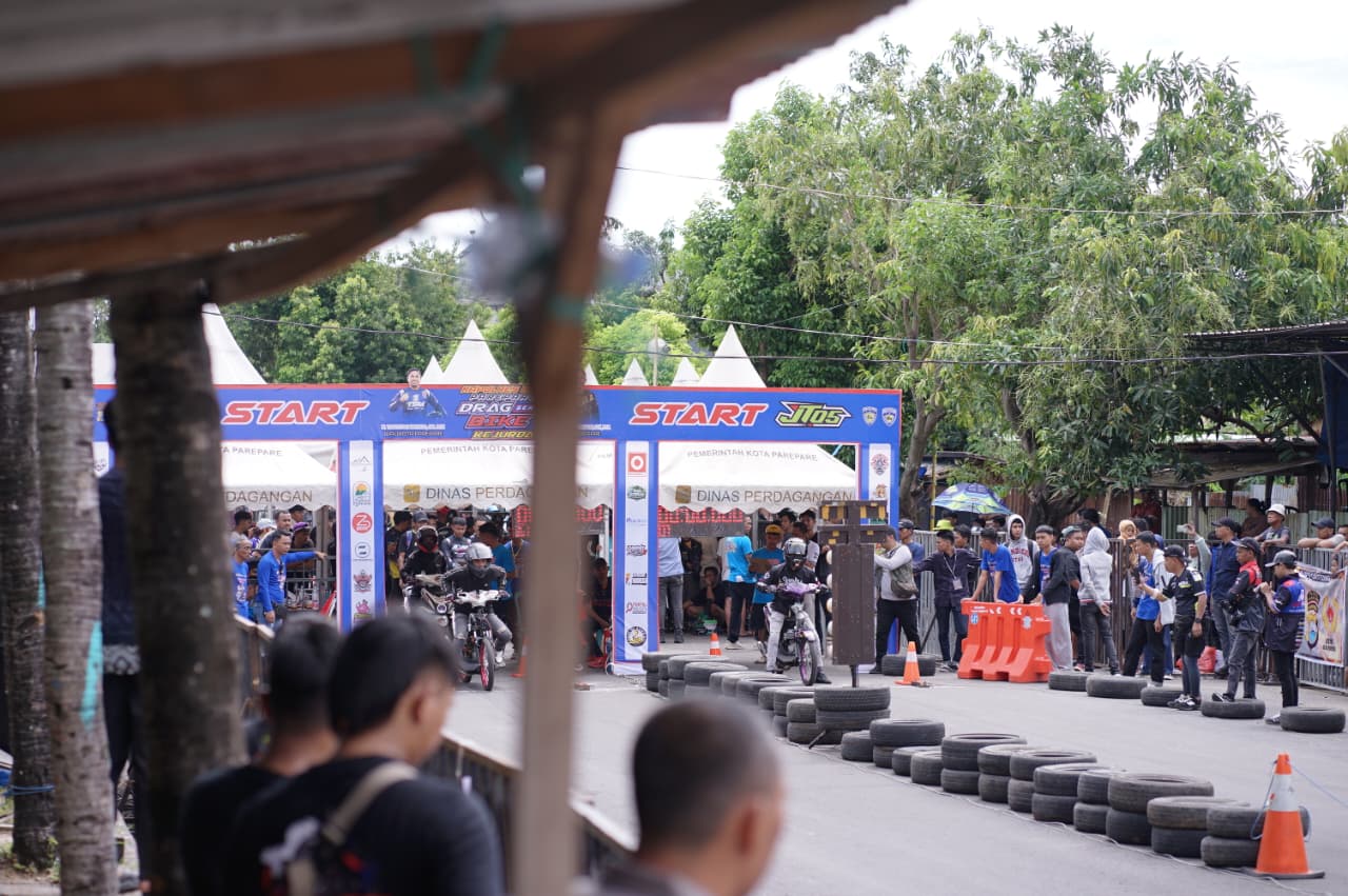 Kejurda Kapolres Cup Drag Bike Seri I di Sirkuit Mattirotasi Baru Parepare