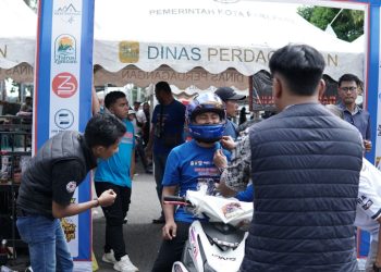 Wali Kota Parepare Tasming Hamid mencoba lintasan Sirkuit Pantai Mattirotasi usai membuka Kejurda Drag Bike Kapolres Cup 2026