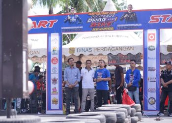 Wali Kota Parepare membuka Kejurda Kapolres Cup Drag Bike 2026 di Sirkuit Mattirotasi Baru