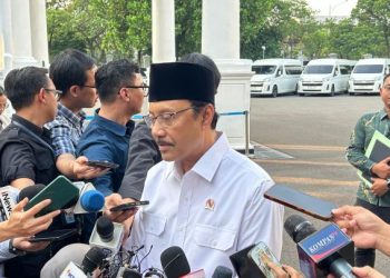 Menteri Sosial Gus Ipul menjelaskan pencoretan penerima bansos yang terindikasi judi online