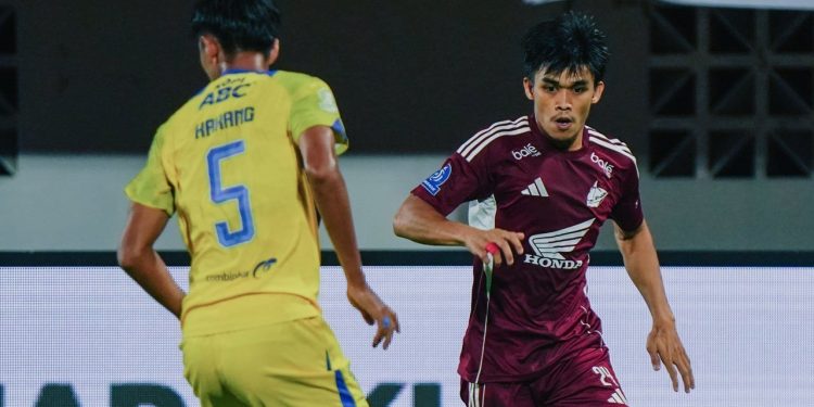 Pemain Persib Bandung merayakan gol kemenangan ke gawang PSM Makassar