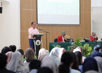 Mentan Amran Sulaiman berdialog dengan mahasiswa Fakultas Pertanian Unhas di Makassar