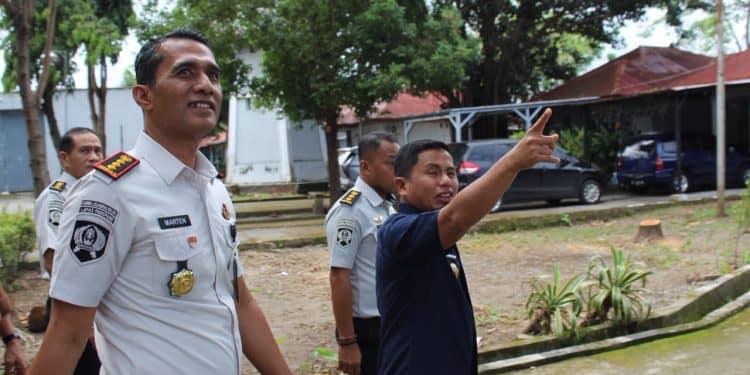 Wali Kota Parepare Tasming Hamid meninjau greenhouse hidroponik di Lapas Kelas IIA Parepare