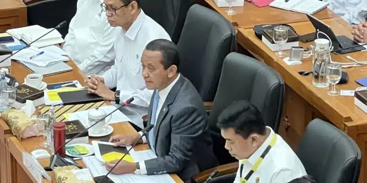 Menteri ESDM Bahlil Lahadalia memaparkan usulan anggaran program kompor listrik 2027.