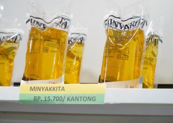 Minyakita dijual sesuai HET Rp15.700 per liter melalui distribusi Bulog dan ID Food