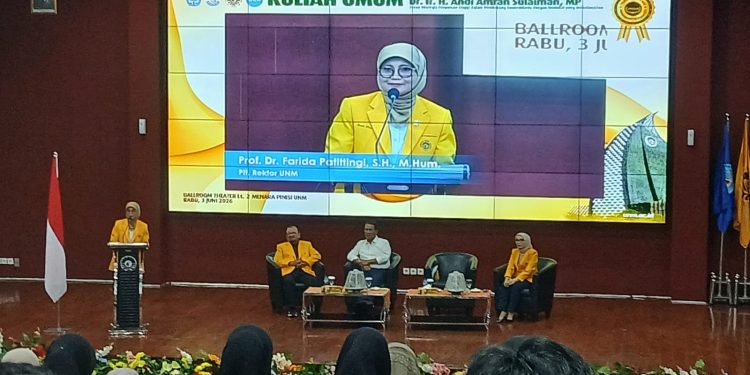 Menteri Pertanian Amran Sulaiman saat kuliah umum di Universitas Negeri Makassar membahas program pangan nasional.