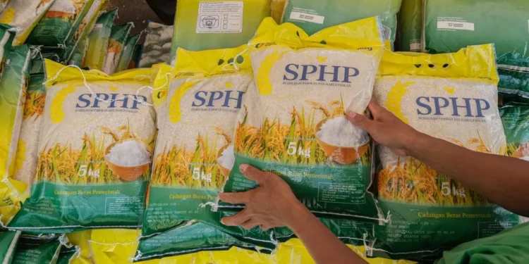 Beras SPHP Bulog Parepare diduga direpacking oleh oknum