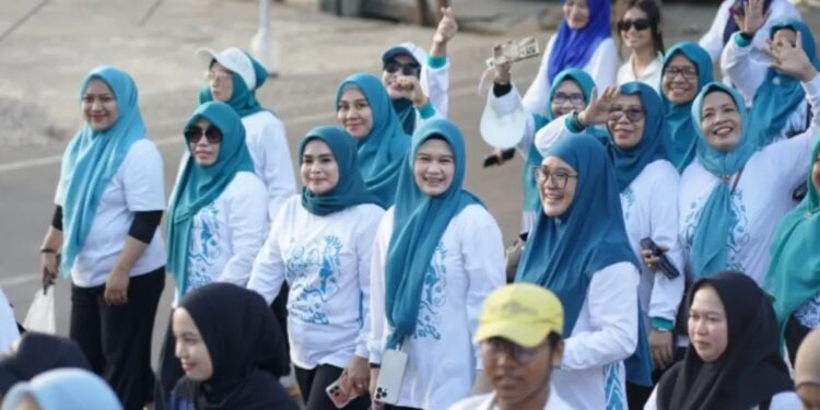 Jalan Sehat Anti Mager Sulsel bersama TP PKK dan Dekranasda Kota Parepare