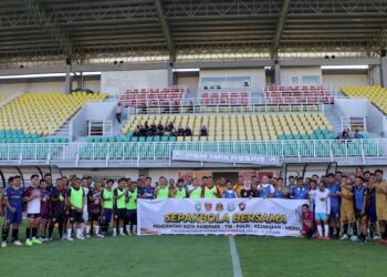 Laga sepak bola persahabatan Parepare mempertemukan Forkopimda dan insan pers