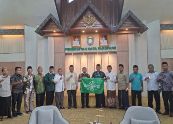 Wali Kota Parepare melepas peserta Muktamar NU ke-35 PC NU Kota Parepare menuju Tambakberas Jombang